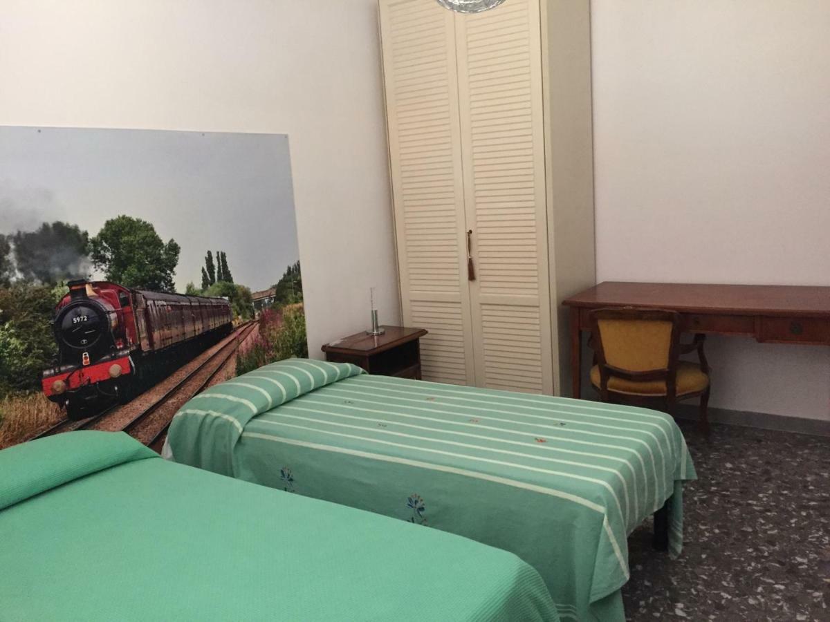 B&B Del Viaggiatore Sarzana Exterior foto